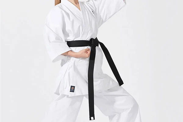 Peralatan Karate Fokus pada Ketepatan dan Sentuhan Terkawal