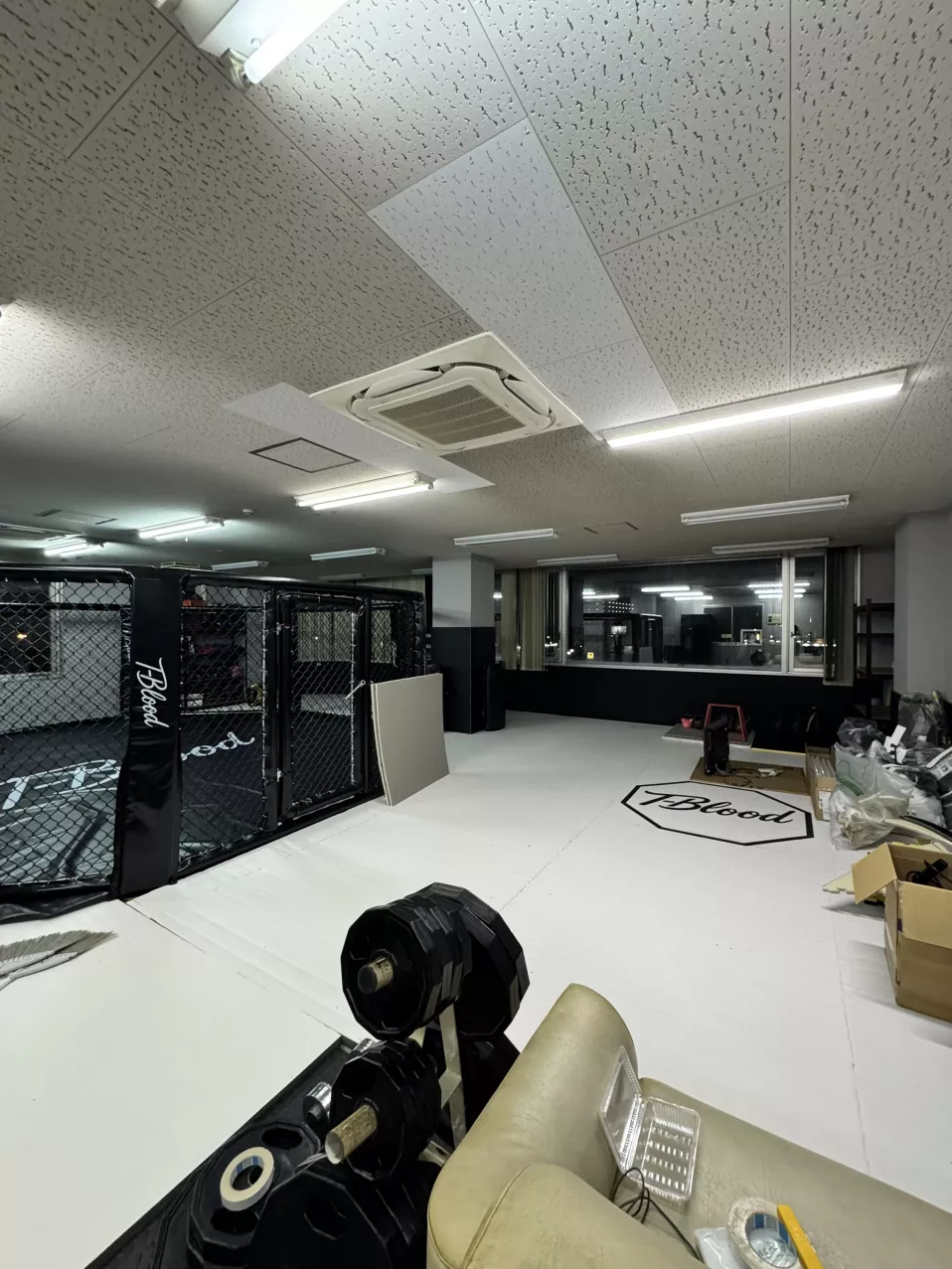 Kemas Kini Projek Pelanggan: Pemasangan Gim MMA Octagon & Roll Mat Profesional Selesai