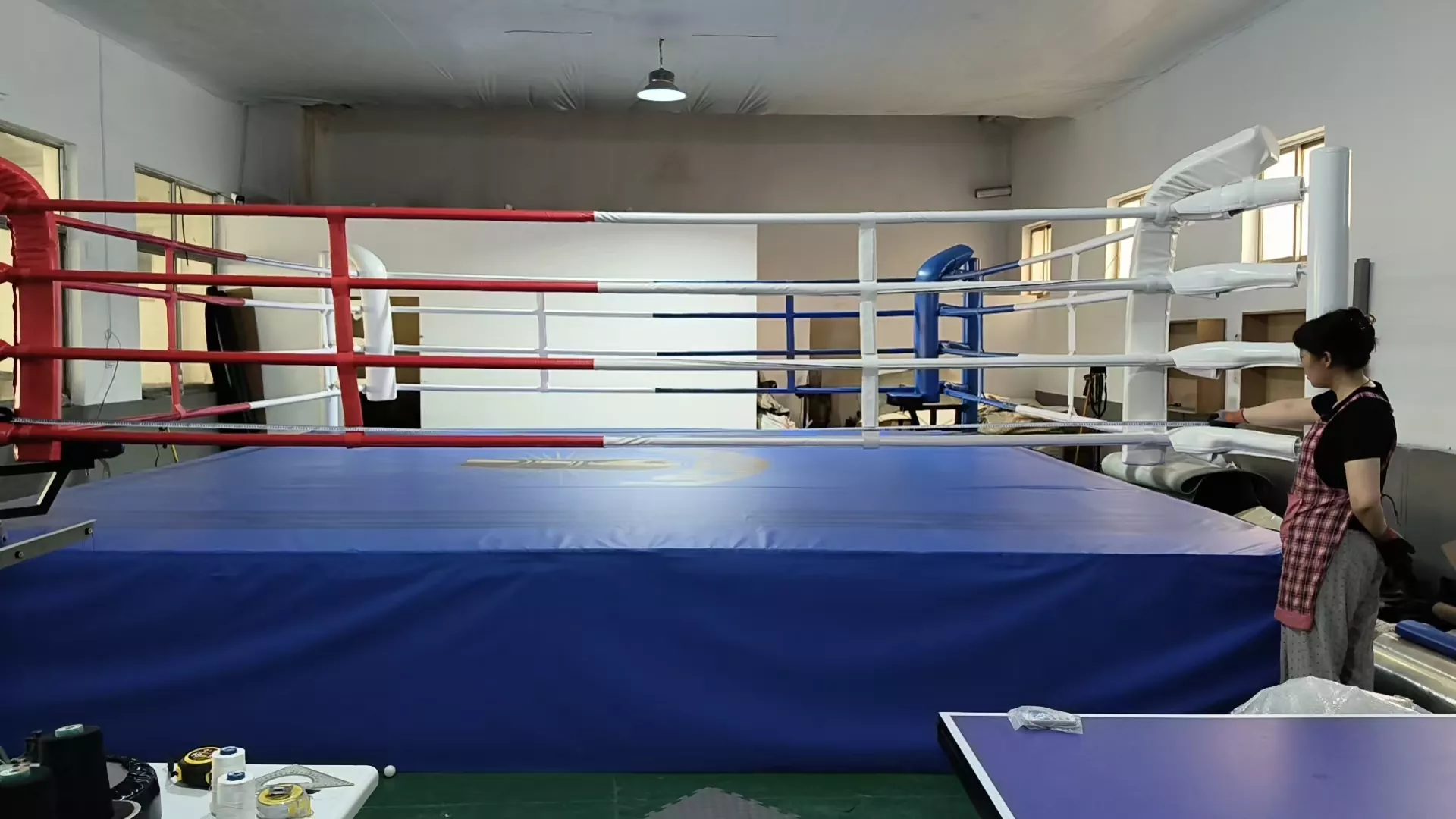 Bagaimanakah Kami Membina Cincin Tinju yang Tahan Lama dan Sedia Kejohanan untuk Kegunaan Tugas Berat?