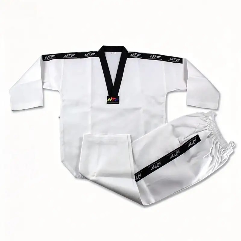 Pakaian Seragam Taekwondo dengan Belang